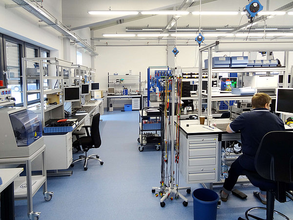 ESD Arbeitsplatz für Sensorherstellung