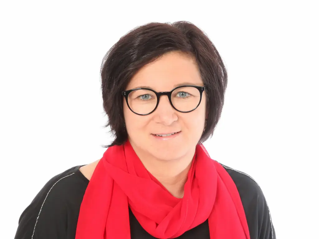 Das Portrait zeigt Frau Fischer